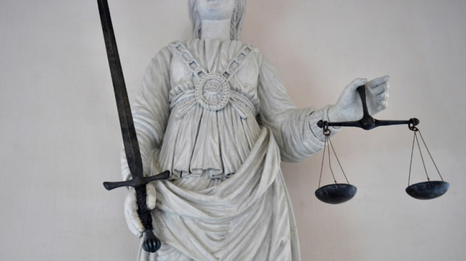 Einj&auml;hrigen Sohn vernachl&auml;ssigt - Lebenslange Haft wegen Mordes f&uuml;r Mutter in Rostock