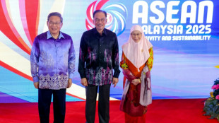 Premi&ecirc; chin&ecirc;s diz que c&uacute;pula da Asean &eacute; 'resposta' a situa&ccedil;&atilde;o geopol&iacute;tica incerta