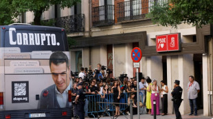 Pedro S&aacute;nchez renueva la c&uacute;pula del PSOE espa&ntilde;ol y expulsar&aacute; a los clientes de prostituci&oacute;n