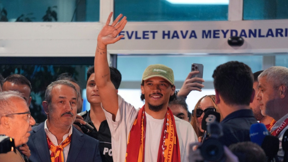 "Leroy ist da": San&eacute; bei Galatasaray ins Training eingestiegen