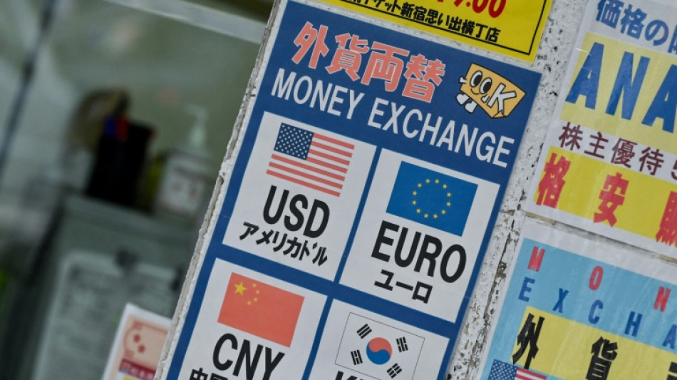 As US stocks hit records, experts see the dollar falling further