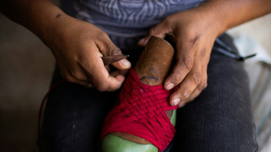 Adidas pede desculpas publicamente a artes&atilde;os mexicanos por apropria&ccedil;&atilde;o