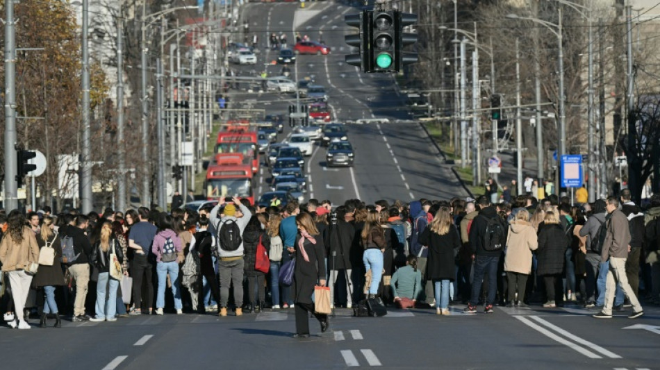 Serbie: blocage d'une rue &agrave; Belgrade contre la fraude &eacute;lectorale pr&eacute;sum&eacute;e