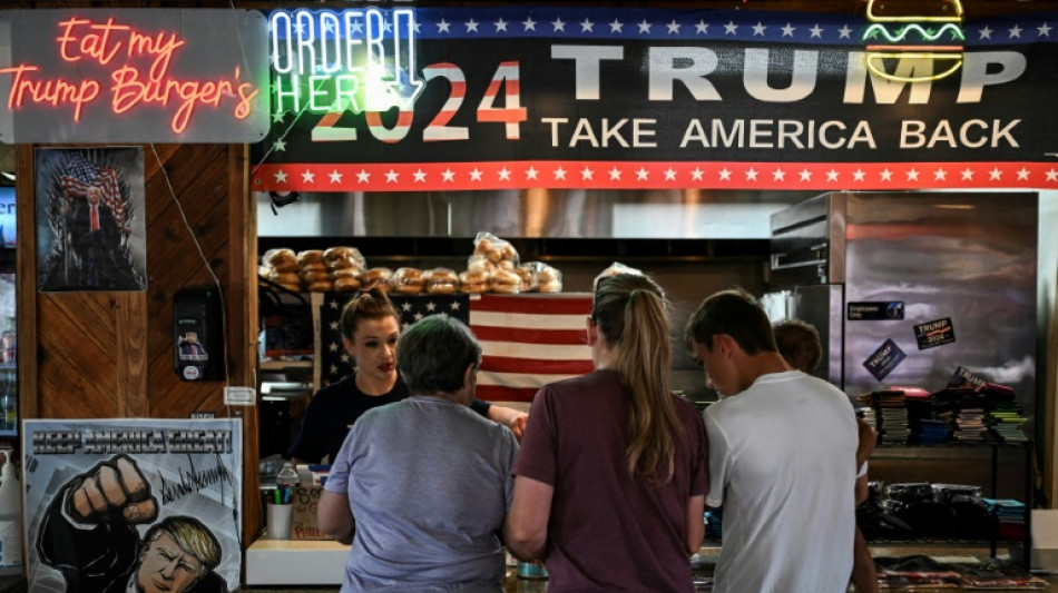At Texas Trump-themed burger joint, diners eating it up