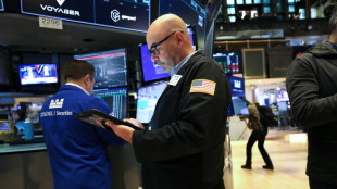Wall Street sur ses gardes, entre valorisations records et incertitudes commerciales