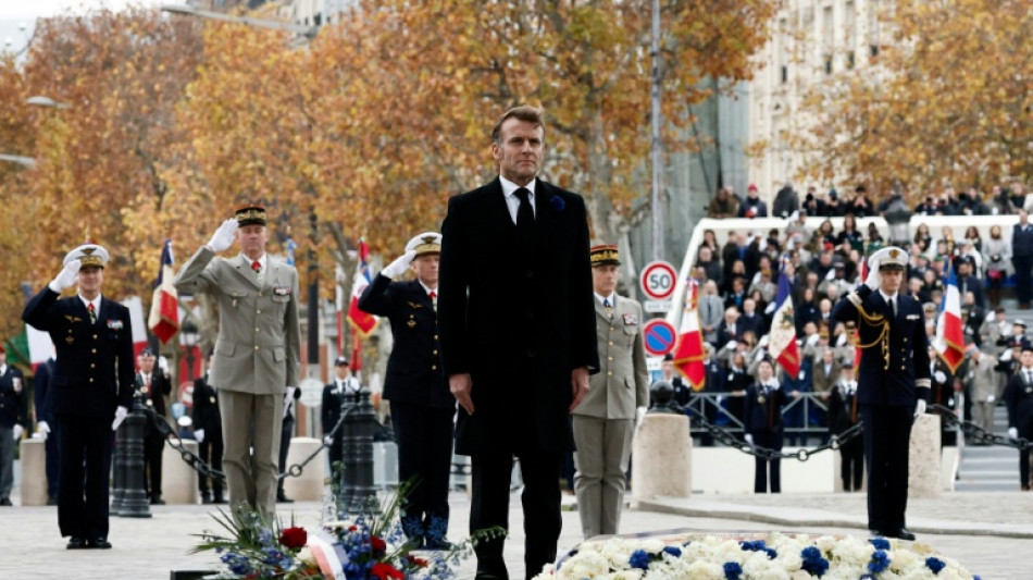 Macron commémore le 11-Novembre et honore les incorporés de force dans l'armée allemande
