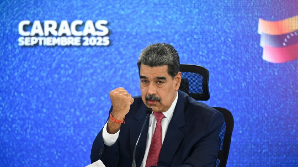 Maduro llevar&aacute; militares a los barrios para entrenar a la poblaci&oacute;n 