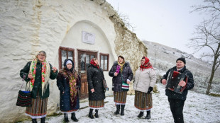 'Hobbit houses' that might just save a Moldovan village