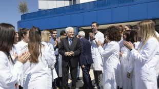 Mattarella, le famiglie stentano, i salari sono insufficienti