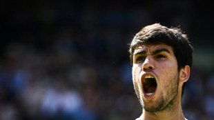 Alcaraz vence franc&ecirc;s Alexandre M&uuml;ller e vai &agrave; terceira rodada de Wimbledon