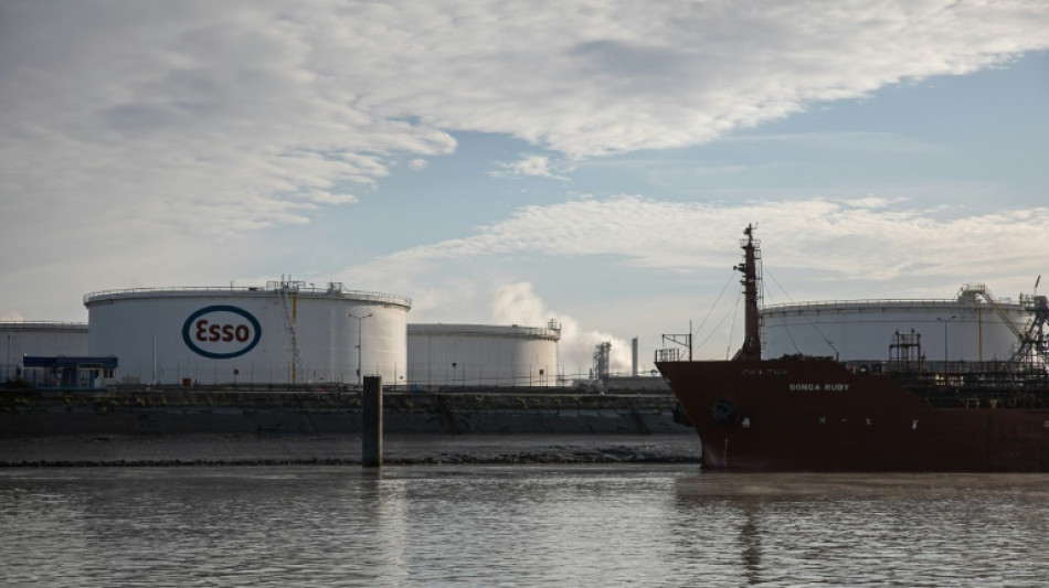 Le p&eacute;trolier ExxonMobil r&eacute;duit ses activit&eacute;s en France et supprime 677 emplois