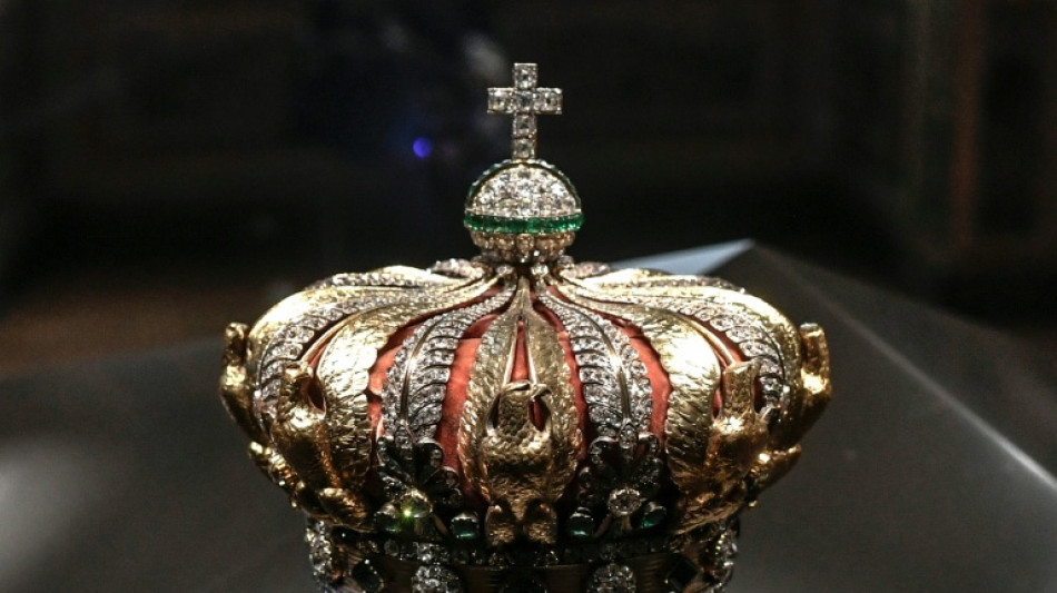 Detienen a otros dos hombres y dos mujeres por el robo en el Louvre