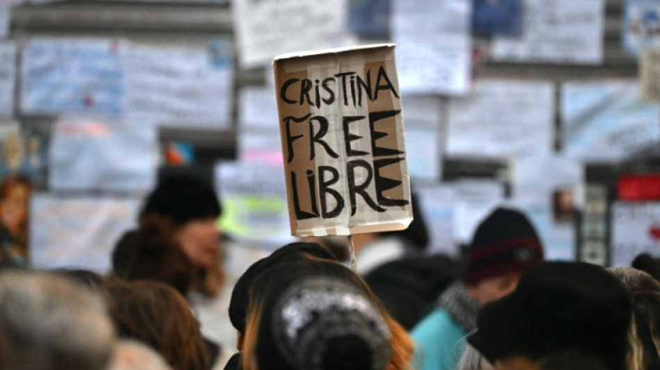 'Argentina com Cristina': milhares de manifestantes vão às ruas em apoio à ex-presidente