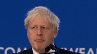 Malgr&eacute; de s&eacute;v&egrave;res revers &eacute;lectoraux, Boris Johnson refuse de d&eacute;missionner