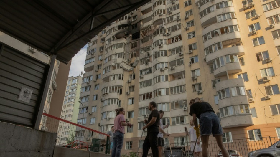 R&uacute;ssia bombardeia Ucr&acirc;nia e alerta que se trata de um conflito 'existencial'