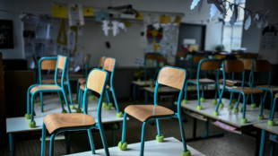 Les enseignants en gr&egrave;ve pour lancer "un avertissement" &agrave; leur ministre