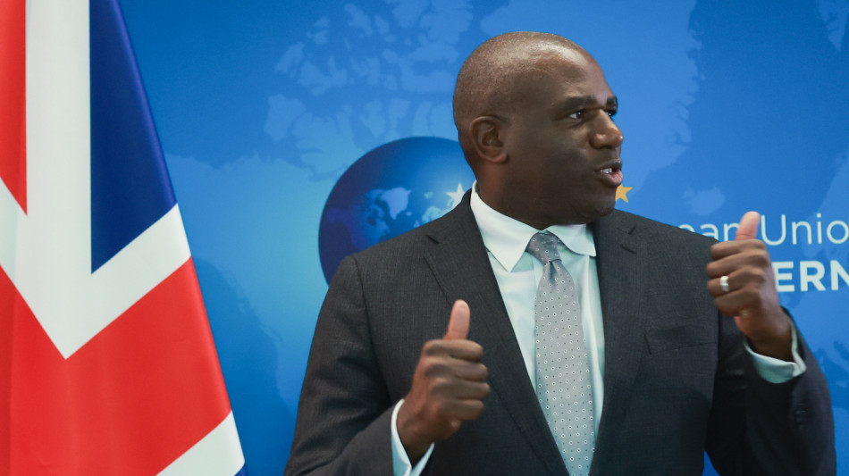 Lammy, 'Iran ha ancora via d'uscita, torni al negoziato'