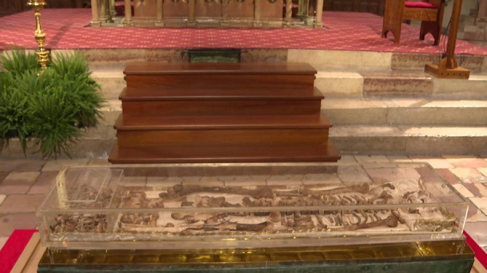 Miles de peregrinos visitan las reliquias de San Francisco de As&iacute;s en Italia