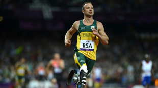 Oscar Pistorius ganha liberdade condicional 10 anos ap&oacute;s assassinato de sua namorada