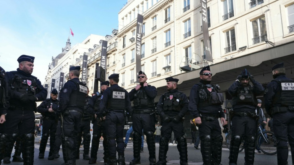 Shein abre en Par&iacute;s su primera tienda permanente con fuerte presencia policial