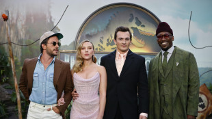 Incassi, i dinosauri di Jurassic World battono il nuovo Superman