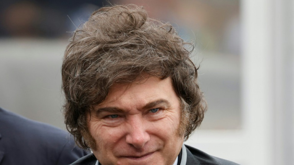 Governo argentino autoriza civis a comprar armas semiautomáticas e de assalto