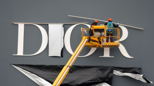 Schiaparelli abre desfiles de alta-costura em Paris e Dior &eacute; foco das aten&ccedil;&otilde;es