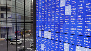Borsa: Asia cauta con Tokyo piatta, Europa verso calo