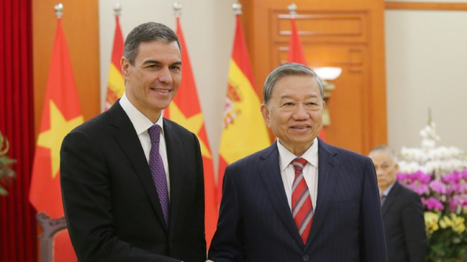 Vietnam, Spain pledge to upgrade ties after tariff shock