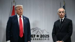 Trump anuncia tarifa de 35% ao Canadá por represálias