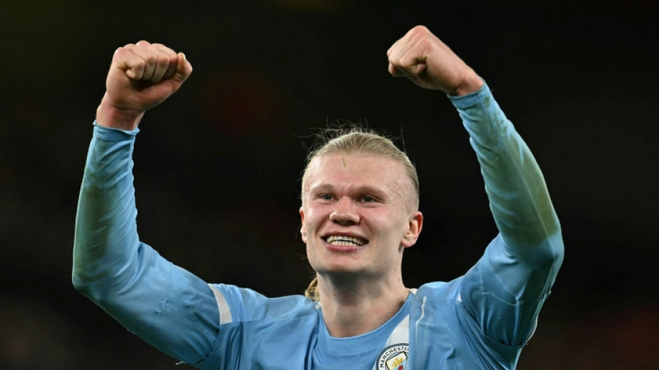 Angleterre: Manchester City terrasse Anfield et ne l&acirc;che pas Arsenal