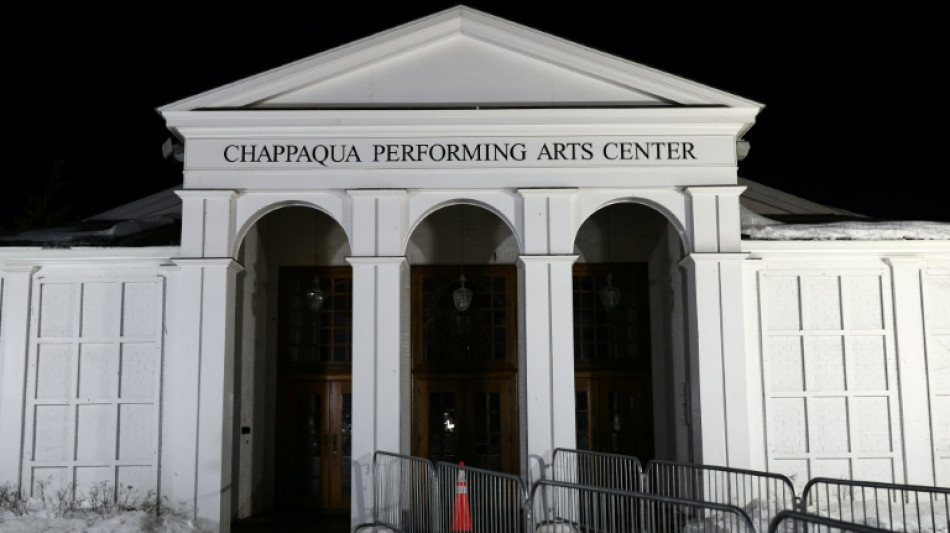 Hillary Clinton pede que Trump deponha sobre Epstein perante comiss&atilde;o do Congresso