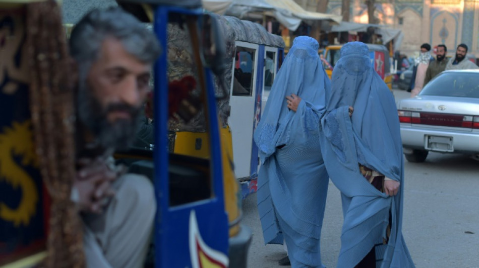 Frauen in Afghanistan sollen wieder Burka in der &Ouml;ffentlichkeit tragen