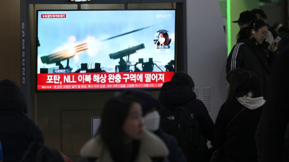 La Cor&eacute;e du Nord tire plus de 60 obus pr&egrave;s de l'&icirc;le sud-cor&eacute;enne de Yeonpyeong