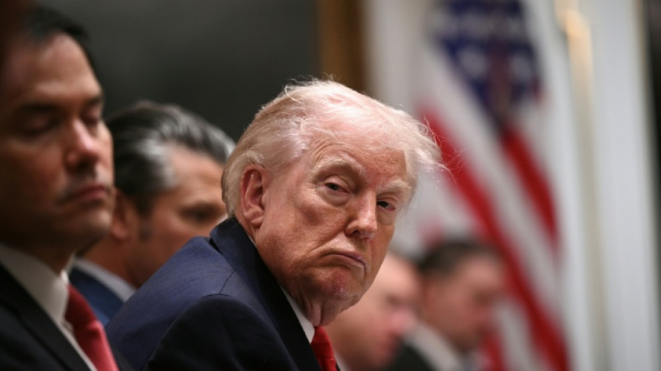 "Aburrido": Trump acorta la reuni&oacute;n de gabinete tras los comentarios de que se qued&oacute; dormido