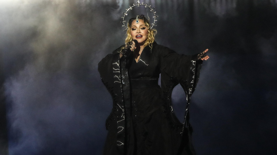 Madonna incita i manifestanti in Iran, 'tenete duro'