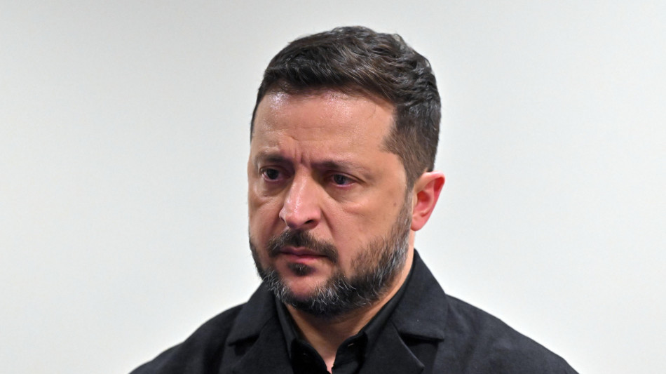 Zelensky, Mosca ha colpito centrale elettrica dopo annuncio Trump su tregua