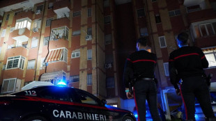 13enne accoltellato nel parcheggio di un centro commerciale, &egrave; grave