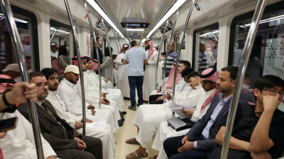 New metro cuts through Saudi social divisions