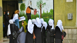 De la joie aux larmes, les filles afghanes subitement priv&eacute;es d'&eacute;cole par les talibans