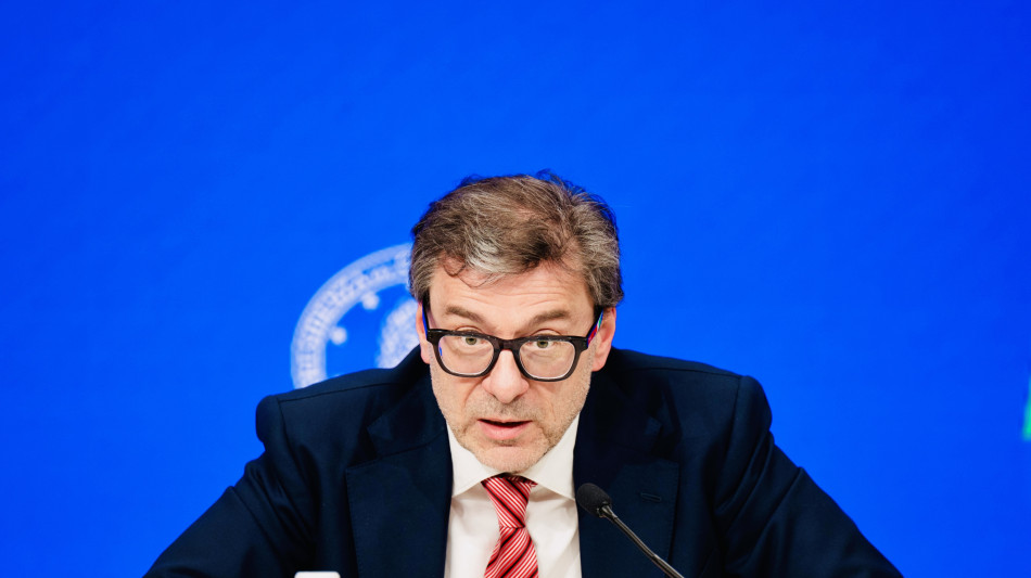 Giorgetti, per difesa Ue centrale la sostenibilità dei conti