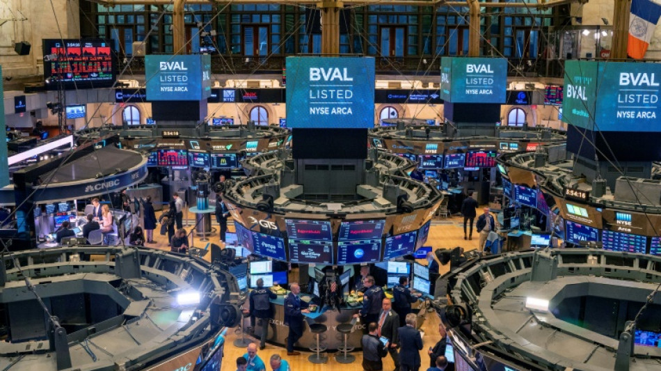 Wall Street ouvre en ordre dispers&eacute;, l'emploi au centre des pr&eacute;occupations