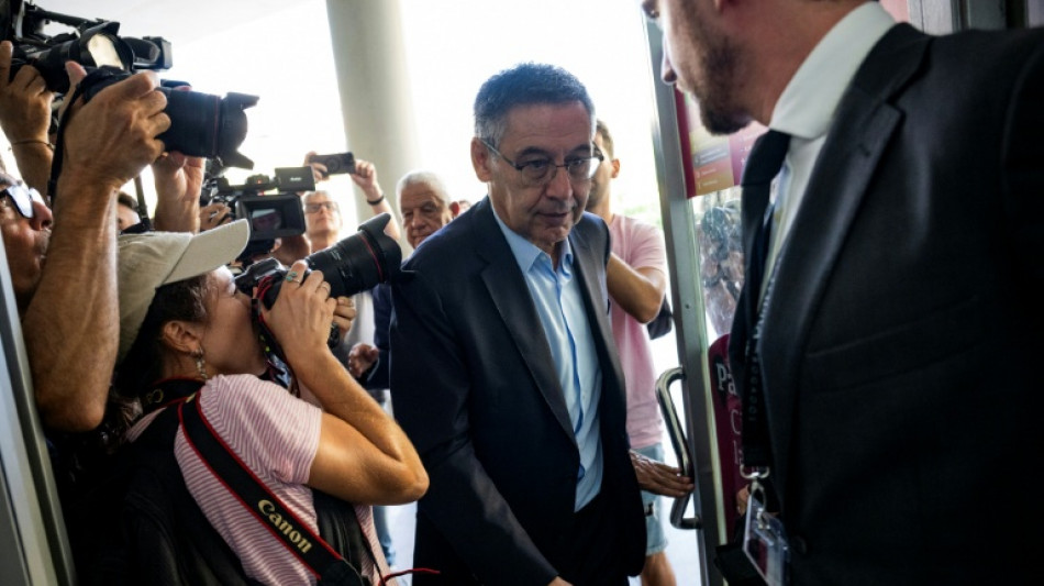 Los expresidentes del Bar&ccedil;a Rosell y Bartomeu niegan que el Bar&ccedil;a comprara favores arbitrales