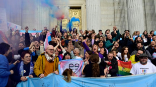 El Senado espa&ntilde;ol aprueba dos leyes bandera del gobierno en plena crisis interna