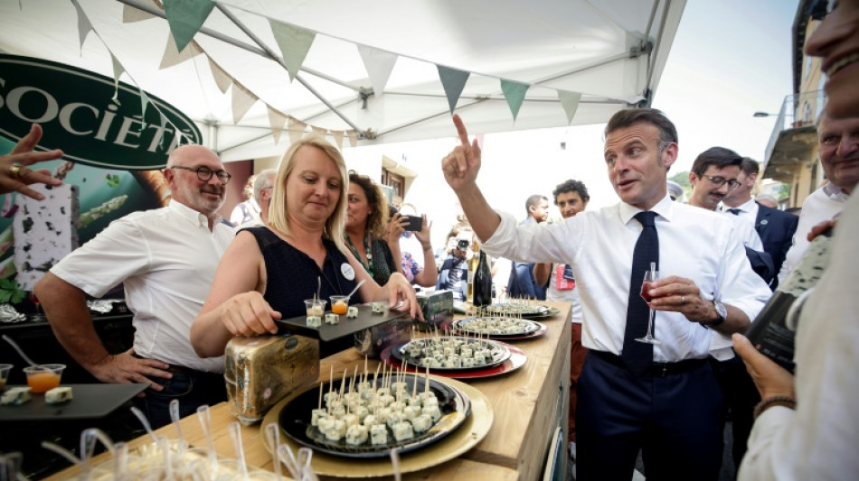 Loup: Macron plaide pour davantage de pr&eacute;l&egrave;vements pour prot&eacute;ger le pastoralisme