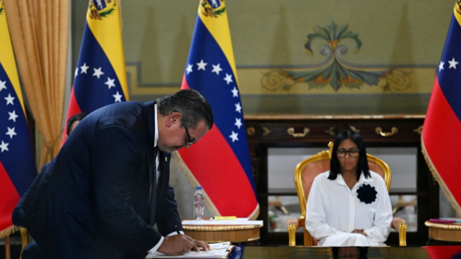 Venezuela, Chevron strike deals to expand oil operations in key region