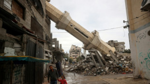 Israel bombardeia combatentes em Gaza em meio a esfor&ccedil;os para prorrogar a tr&eacute;gua