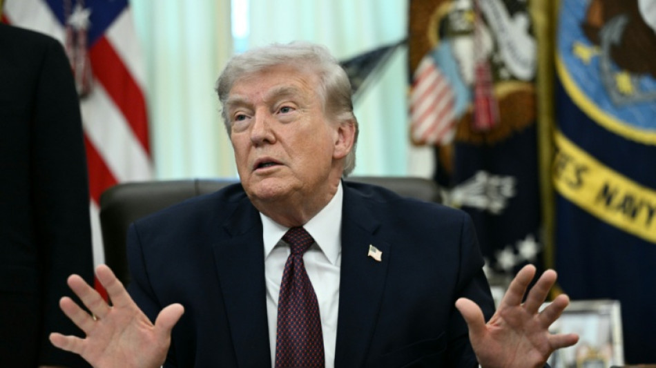 Trump afirma que Ir&atilde; pediu cessar-fogo; Teer&atilde; nega