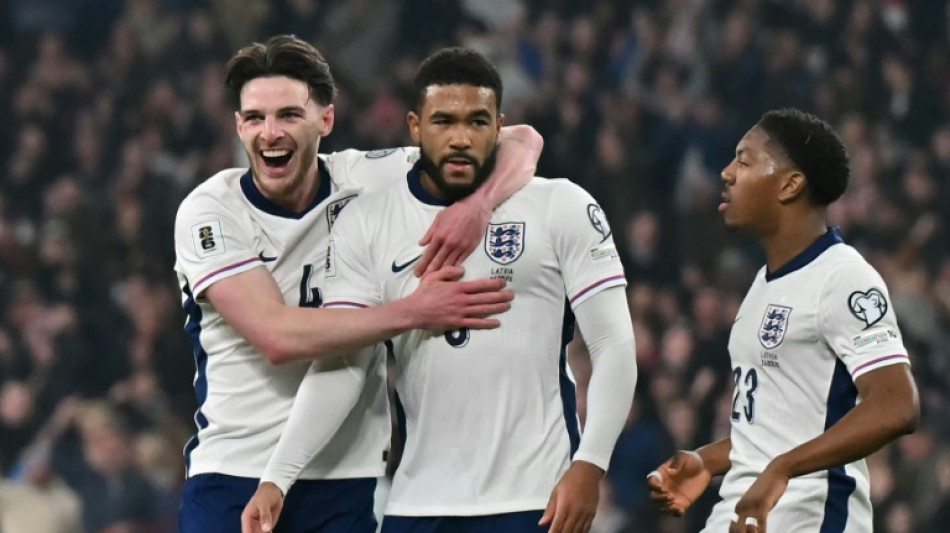 Inglaterra vence Let&ocirc;nia (3-0) nas eliminat&oacute;rias europeias