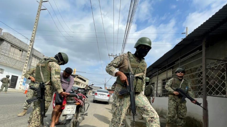 Cerca de mil agentes interv&ecirc;m em cidade do Equador tomada pelo crime